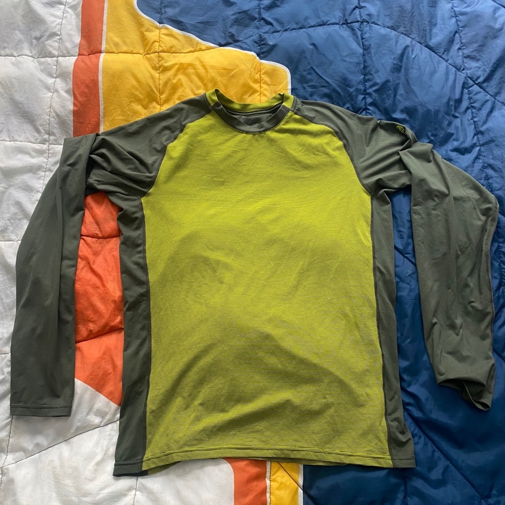 Mountain Hardwear Base layer